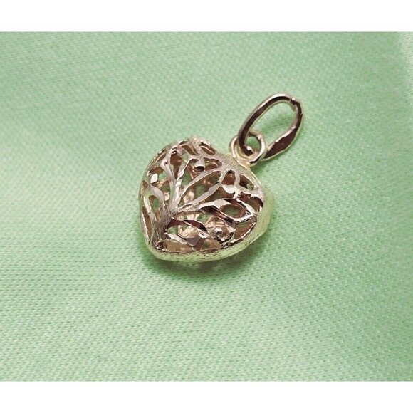 Beautiful 14K Karat Solid Yellow Gold Designer Diamond Cut Heart Charm Pendant